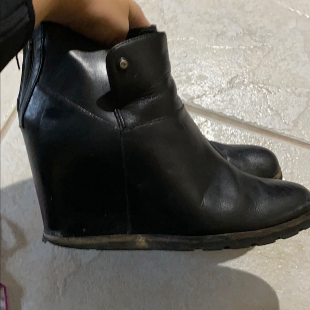 Ugg Amal wedge boots size 9.5